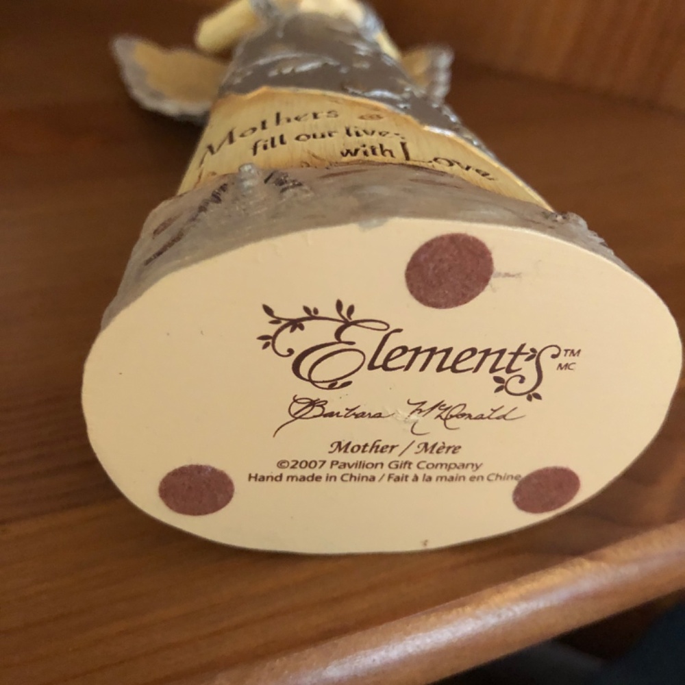 Elements Angel figurine for mom “ mothers fill our lives with love “ - Picture 3 of 4